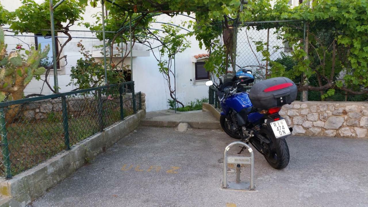Apartman Sabljak مالي لوشينغْ المظهر الخارجي الصورة