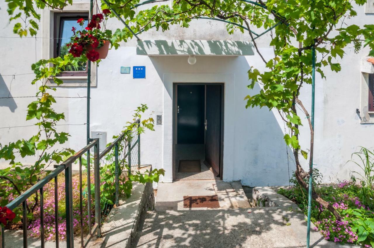 Apartman Sabljak مالي لوشينغْ المظهر الخارجي الصورة